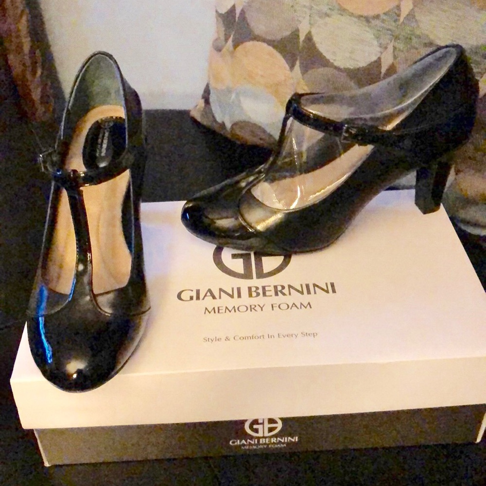 Giani Bernini Memory Foam Shoes